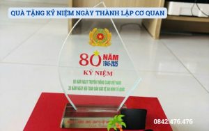 QUÀ TẶNG KỶ NIỆM NGÀY THÀNH LẬP CƠ QUAN